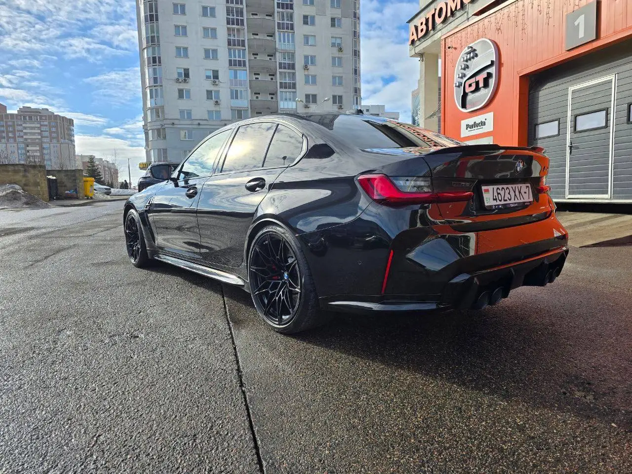 BMW M3 Competition — вид сзади