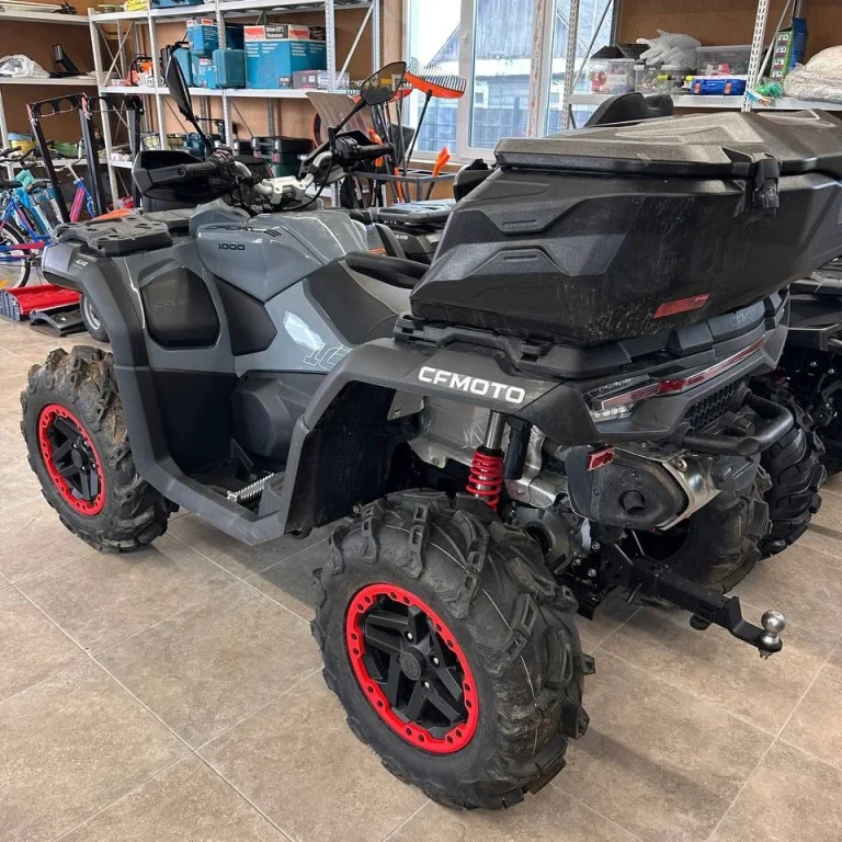 Квадроцикл CFMOTO 1000 в аренду в Минске — вид сзади сбоку